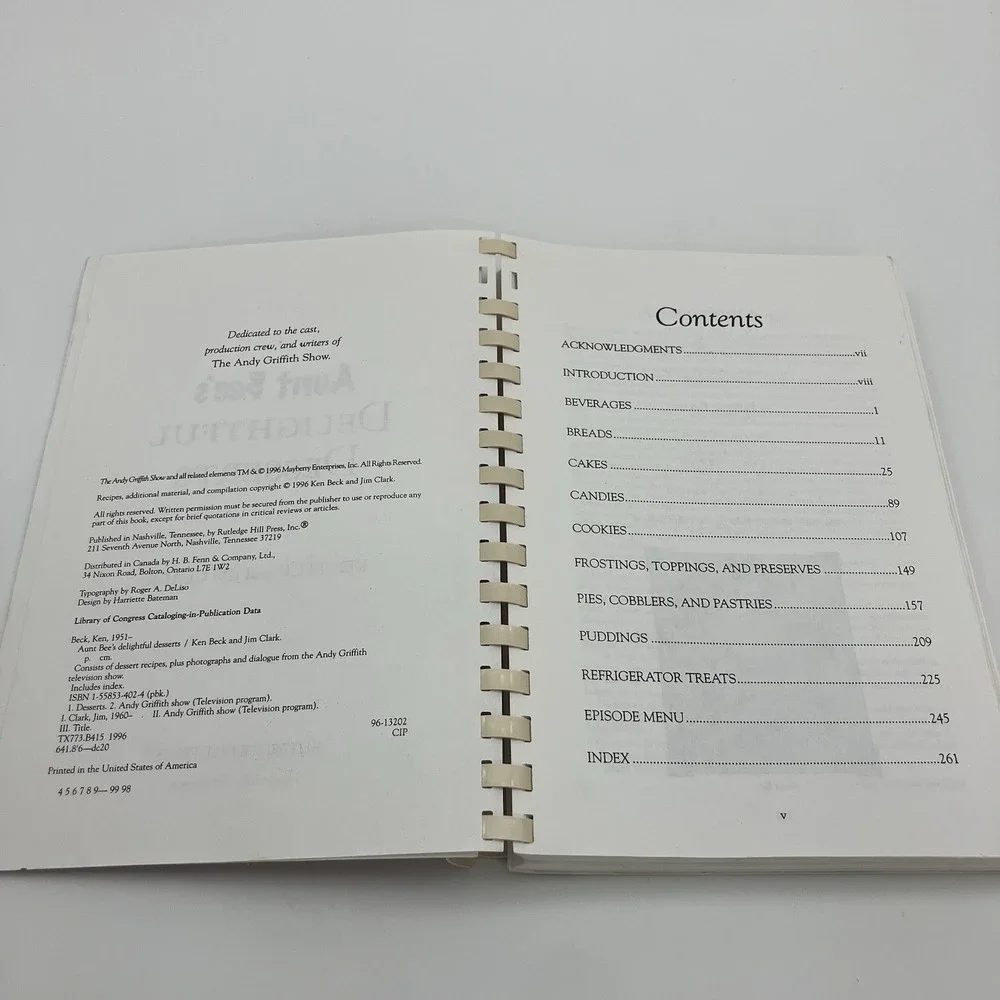 Aunt Bee's Delightful Desserts 96 Cookbook Andy Griffith Show Recipes Americana